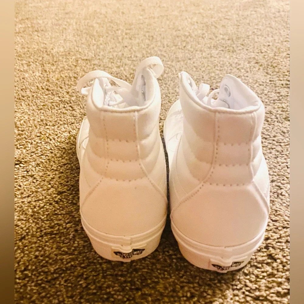 VANS Hi High Top White Canvas Sneakers
Womens size 9/ Men 7.5 NEW - Picture 6 of 8